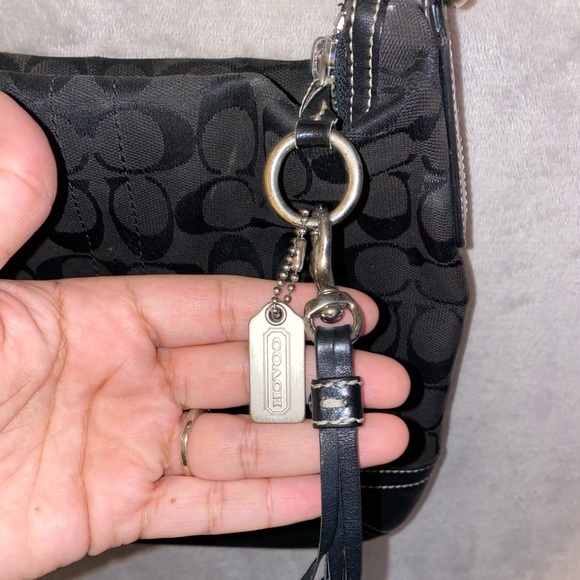 AUTHENTIC Coach shoulder bag - Picture 1 of 6